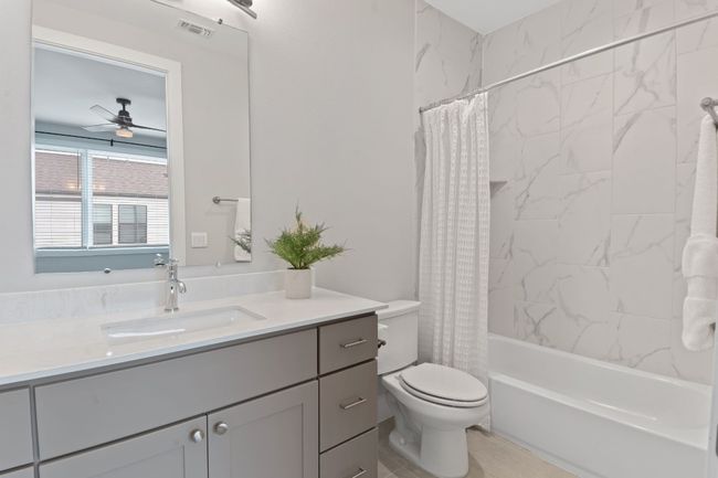 Fourth Floor Bath | Image 37