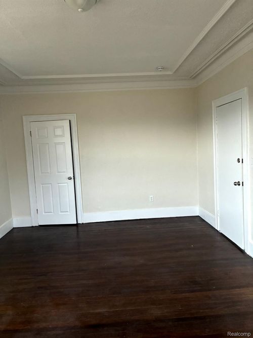 3217 Elmhurst St, Detroit, MI, 48206-1019 | Card Image