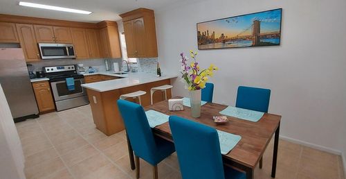 1401 W 9th St, Riviera Beach, FL, 33404-6643 | Card Image