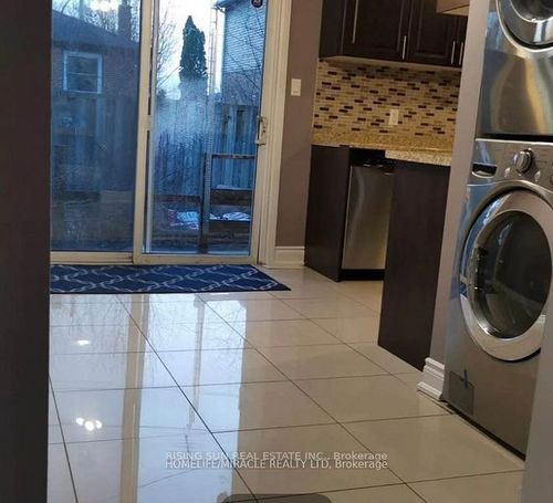 121 Mcmurchy Ave S, Brampton, ON, L6Y1Z1 | Card Image