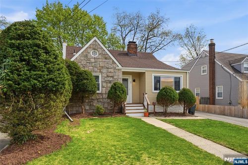 55 Huntting Dr, Dumont, NJ, 07628-1536 | Card Image