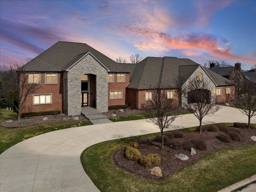 52960 Trailwood Dr, South Lyon, MI, 48178-8303 | Card Image