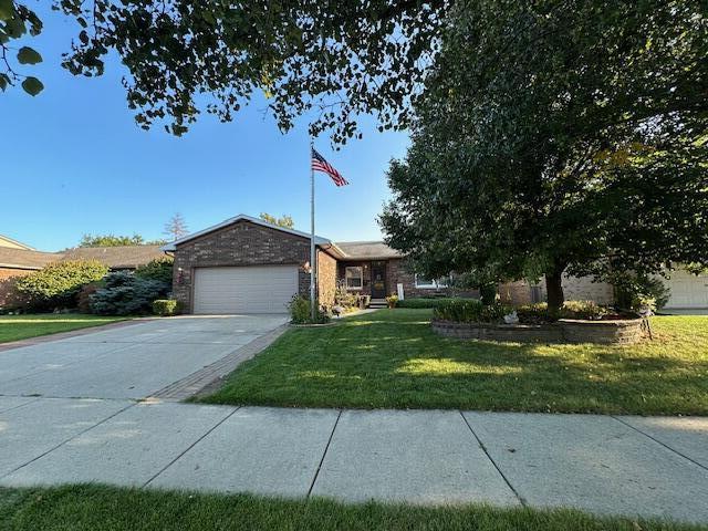 Pleasant St, Saint Clair Shores, MI 48080