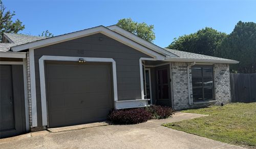 441 S Highland Dr, Cedar Hill, TX, 75104-2872 | Card Image