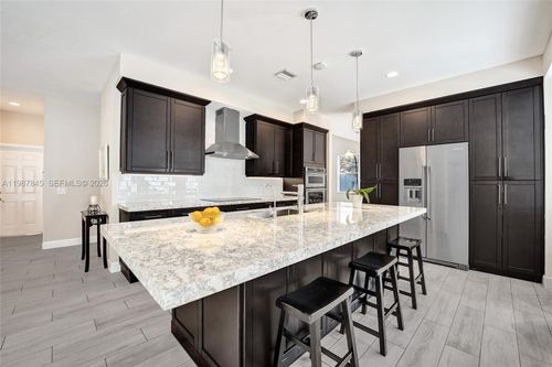 484 Cambridge Dr, Weston, FL, 33326-3560 | Card Image