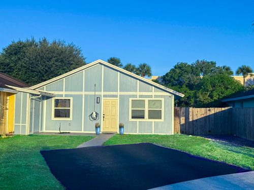 8715 Satalite Ter, West Palm Beach, FL, 33403-1680 | Card Image
