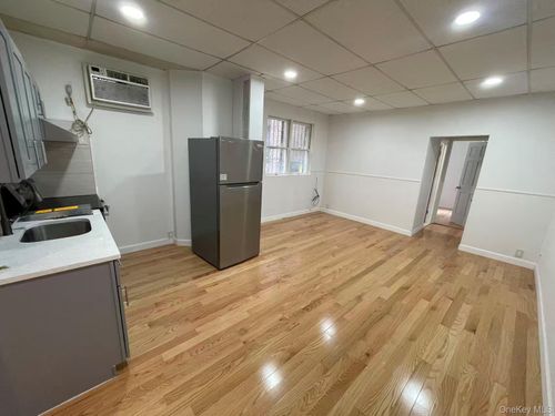 1r-9054 Fort Hamilton Pkwy, Brooklyn, NY, 11209-6448 | Card Image