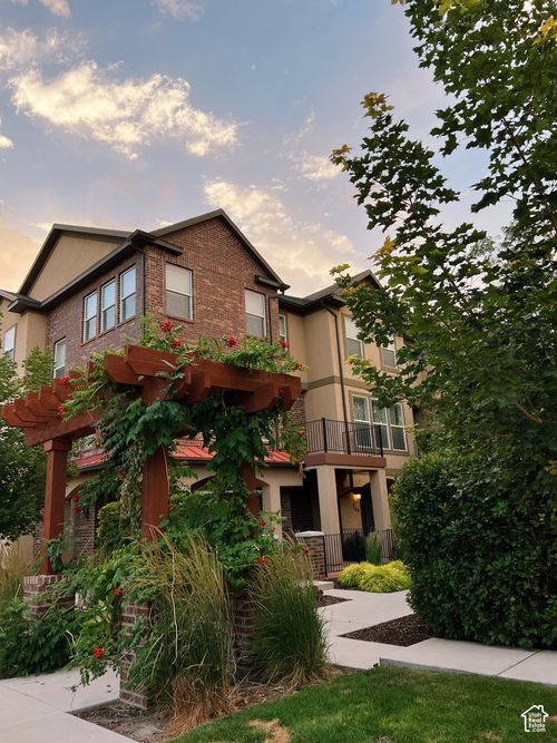 736 Kirkbride Ave, South Salt Lake, UT, 84119-4274 | Card Image