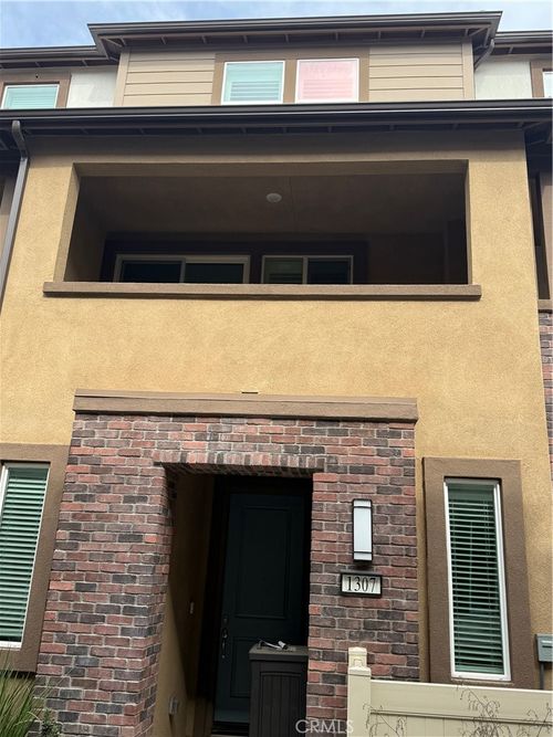 1307 Nimbus Ct, Pomona, CA, 91768-2211 | Card Image