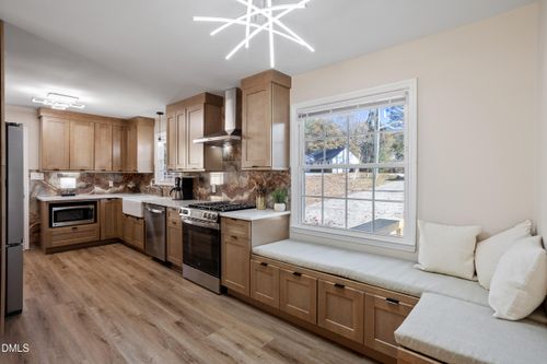 142 W Haywood St, Wendell, NC, 27591-9004 | Card Image