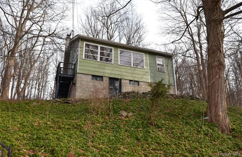 36 Parade Pl, New Windsor, NY, 12553-5617 | Card Image