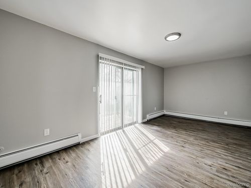 149 Huronview Ct, White Lake, MI, 48386-3510 | Card Image