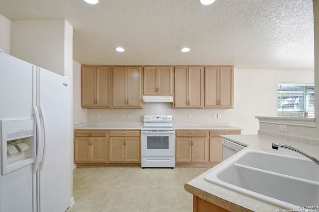 184 Springtree Gate, House other with 4 bedrooms, 3 bathrooms and null parking in Cibolo TX | Image 11