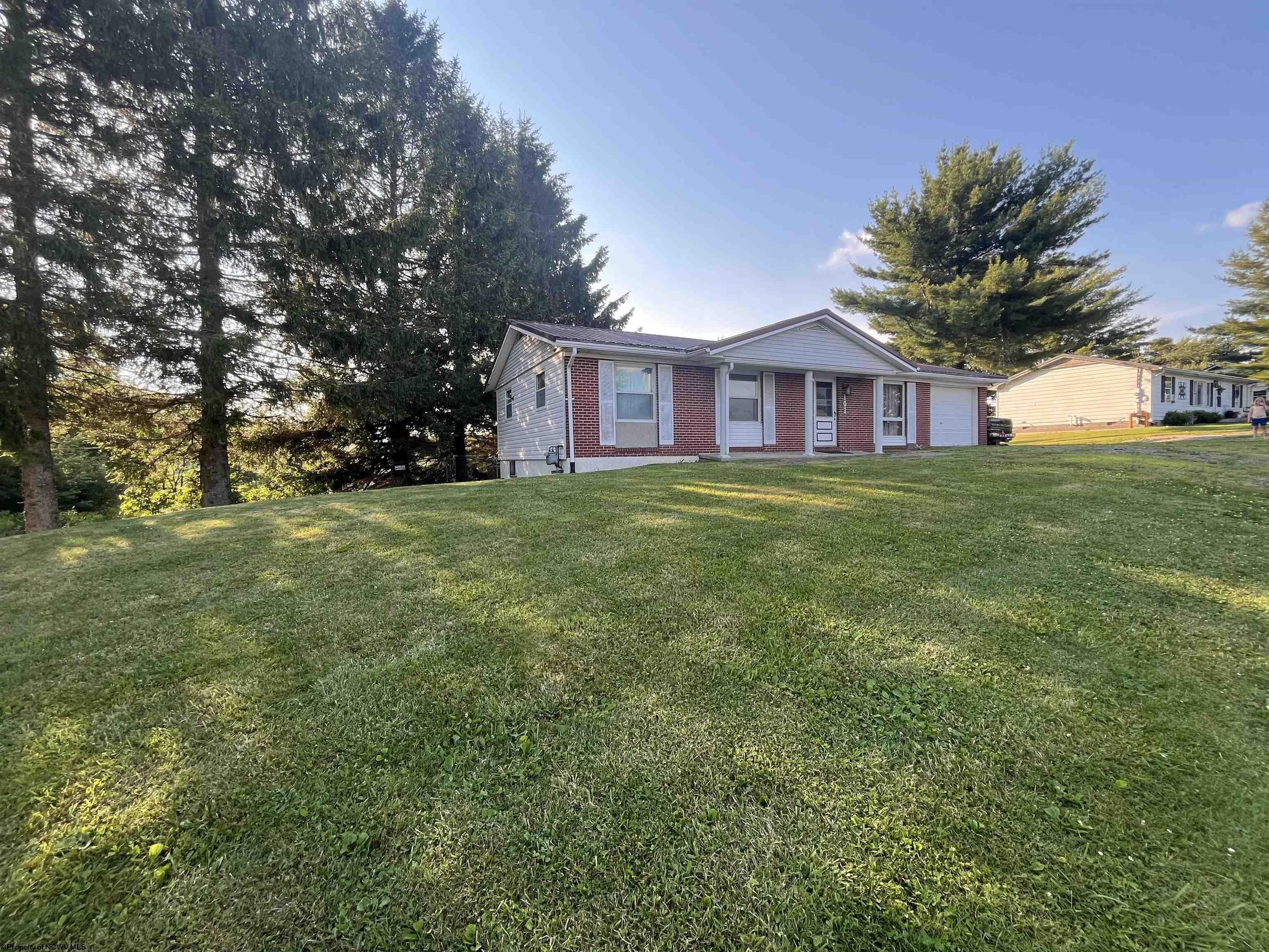Richfield Ln, Terra Alta, WV 26764
