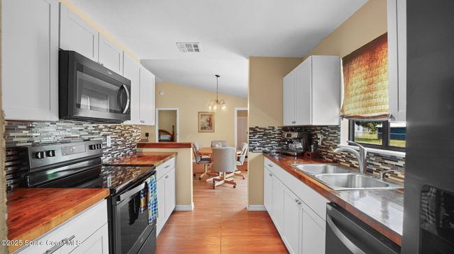 219 Fecco St, House other with 2 bedrooms, 2 bathrooms and null parking in Cocoa FL | Image 11