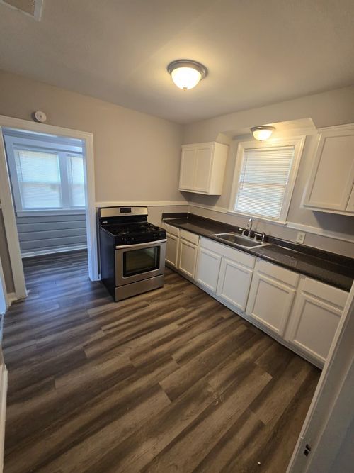 3083 Crump Ave, Memphis, TN, 38112-1507 | Card Image