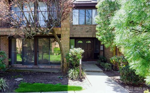 320 Willowbrook Dr, North Brunswick, NJ, 08902-1260 | Card Image