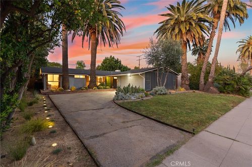 16421 Gledhill St, North Hills, CA, 91343-2806 | Card Image