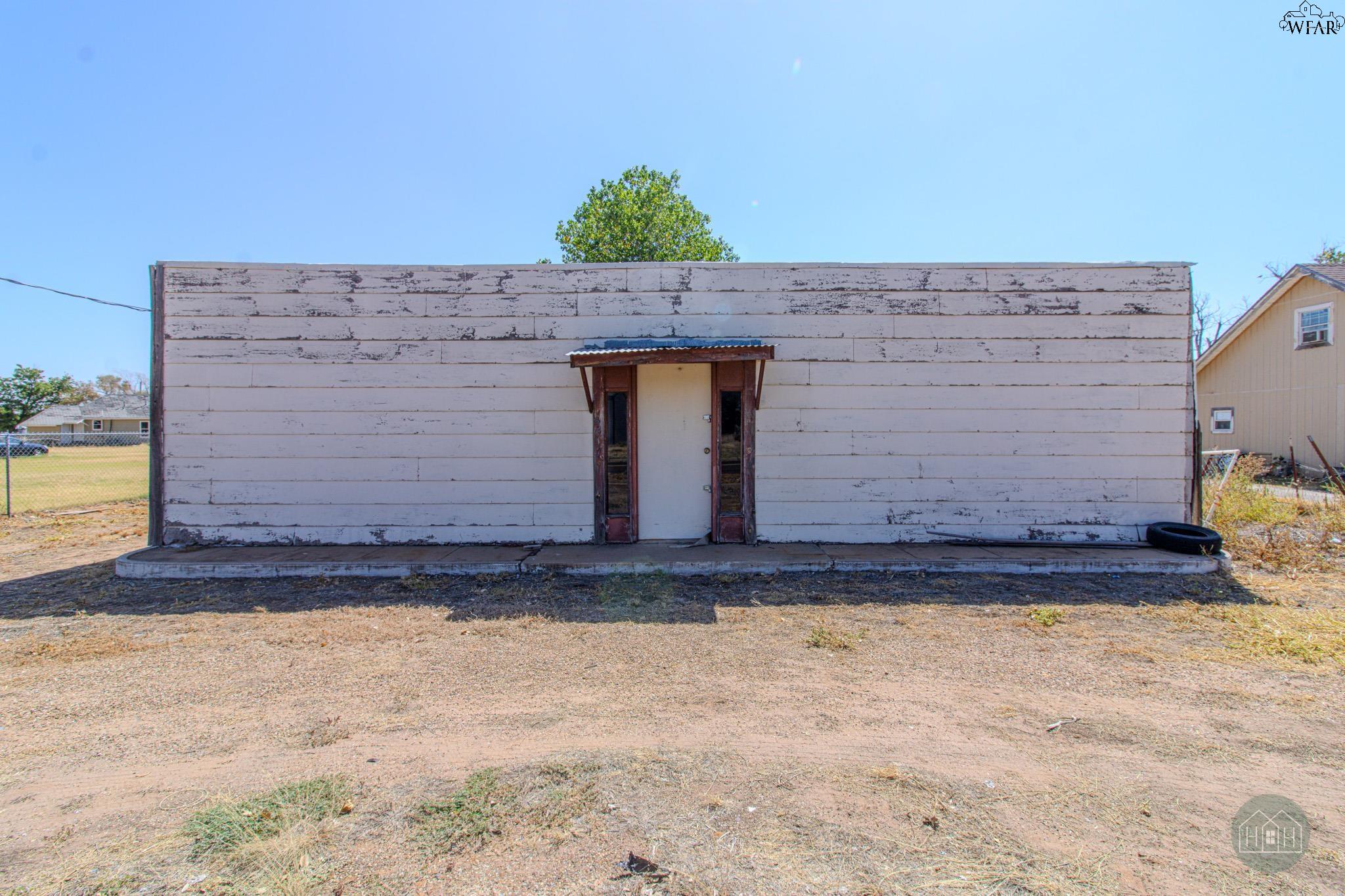 Commercial Sale in Vernon
