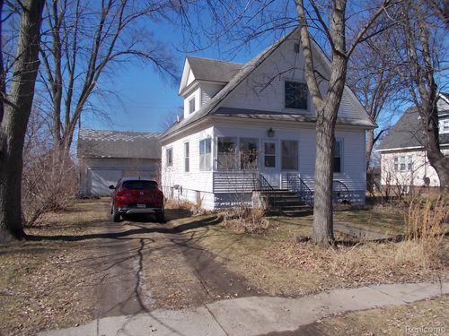 3739 Main St, Akron, MI, 48701-9701 | Card Image