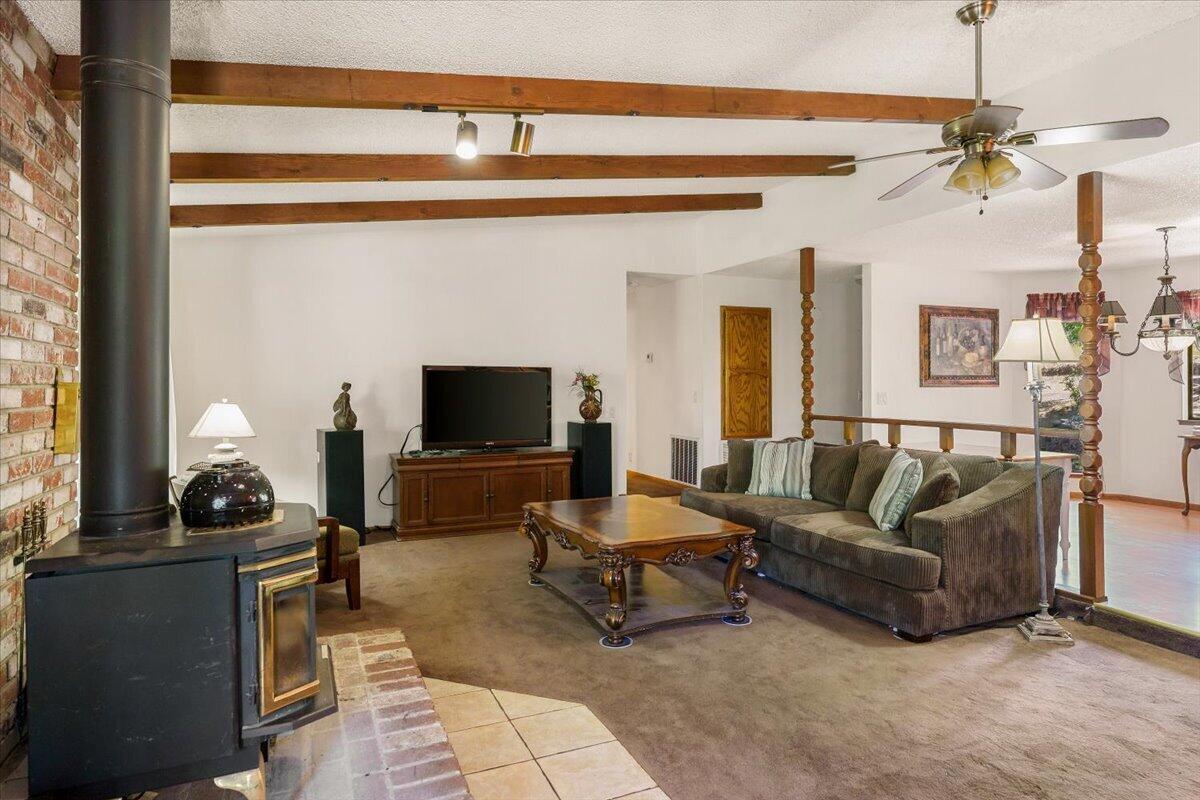 Residential in Shasta Lake 5