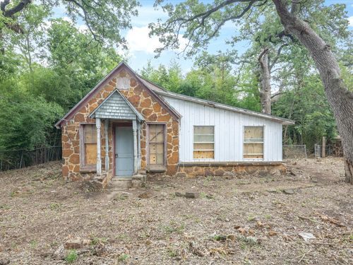 203 E 9th St, Shady Shores, TX, 76208-7029 | Card Image