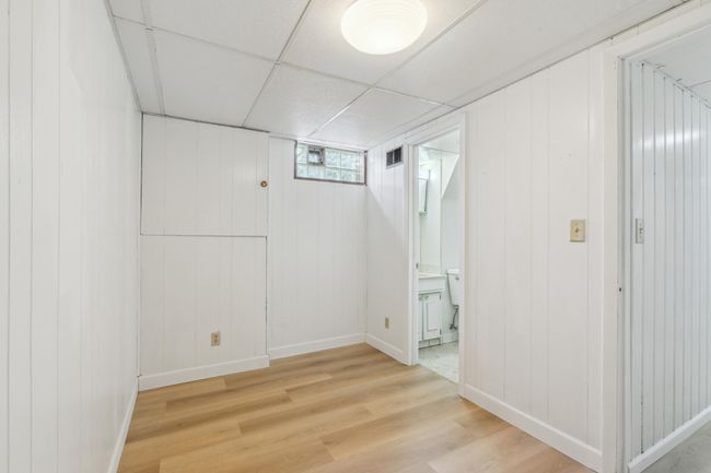 20_interior.jpg | Image 20