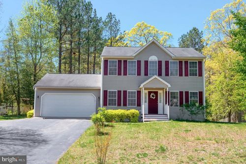 8802 Dundee Dr, FREDERICKSBURG, VA, 22408-8727 | Card Image