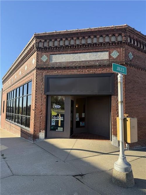 224 N 7th St, Saint Joseph, MO, 64501-1906 | Card Image