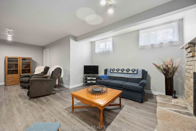 15 Eureka St, House other with 3 bedrooms, 2 bathrooms and 3 parking in Forest ON | Image 22
