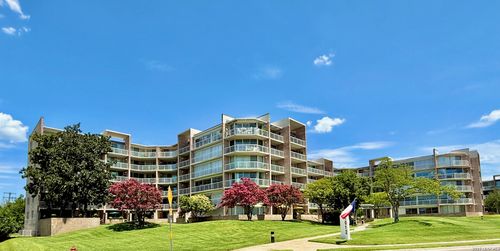 3b-1012 Guadalupe St, Kerrville, TX, 78028-4917 | Card Image