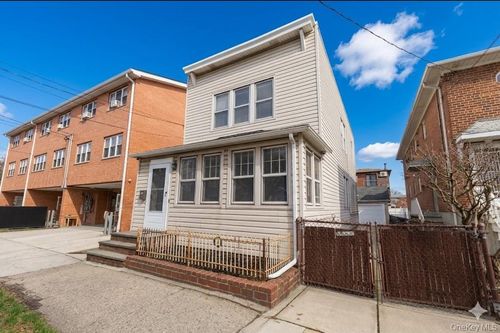 61-17A 165th Street, New York, NY, 11365 | Card Image