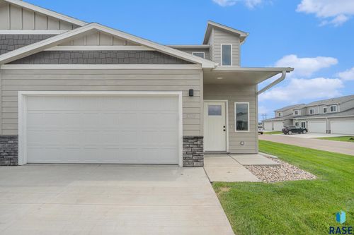 5701 E Avett Pl, Sioux Falls, SD, 57108-3485 | Card Image