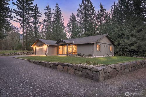 39414 303rd Ave Se, Enumclaw, WA, 98022-7749 | Card Image