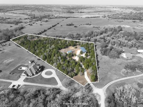 771 Wallflower Ln, Bellville, TX, 77418-3123 | Card Image