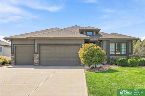 12504 S 81st Ave, Papillion, NE, 68046-4673 | Card Image