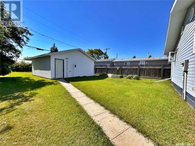 210 Main St, House other with 4 bedrooms, 2 bathrooms and null parking in Wawota SK | Image 3