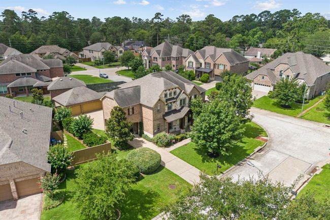 Beautiful, mature landscaping around the home! | Image 42