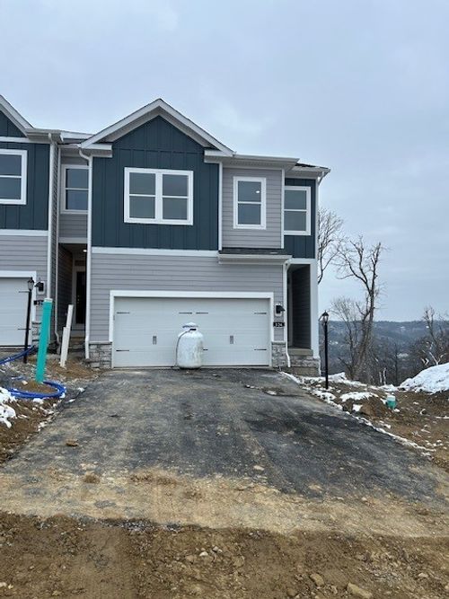 126 River Ridge Dr, Coraopolis, PA, 15108-8904 | Card Image