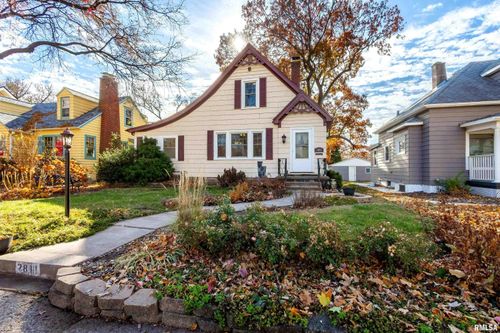 2811 E 18th St, Davenport, IA, 52803-3406 | Card Image