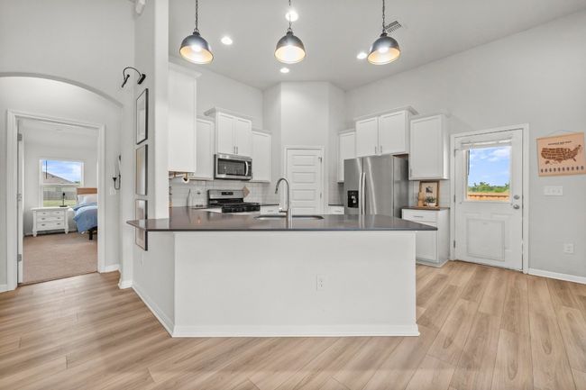 352 Backstays Loop, House other with 4 bedrooms, 3 bathrooms and 5 parking in Kyle TX | Image 14