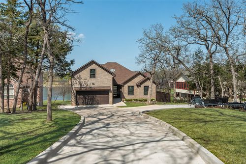 101 Manito Cv, Lake Kiowa, TX, 76240-9467 | Card Image