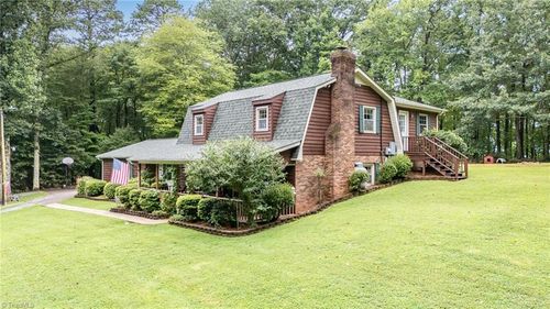 200 Englewood Trl, Mount Airy, NC, 27030-5994 | Card Image