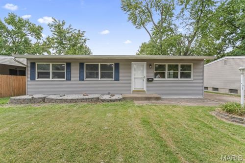 1020 Kostka Ln, Florissant, MO, 63031-7313 | Card Image