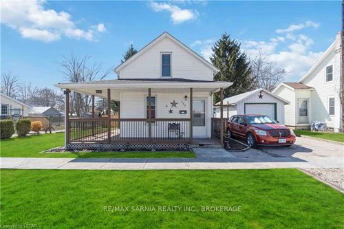 290 Queen St, Highgate, ON, N0P1T0 | Card Image