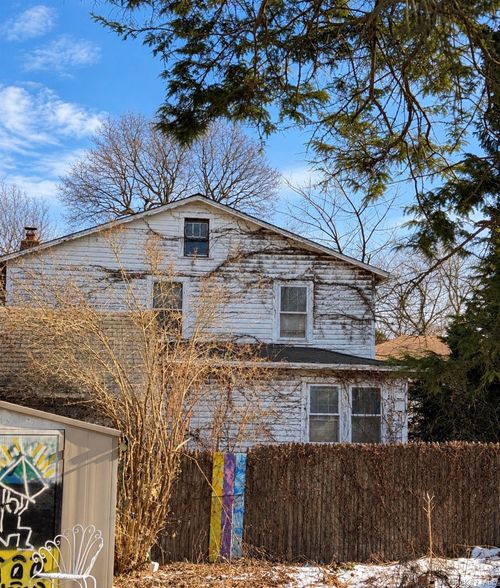 523 Cedar St, West Hempstead, NY, 11552-2666 | Card Image