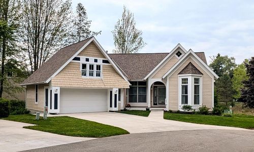 274 Willow Creek Ct, Holland, MI, 49424-6604 | Card Image