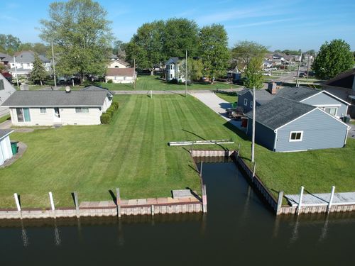 37500 Lakeville St, Harrison Township, MI, 48045-2879 | Card Image