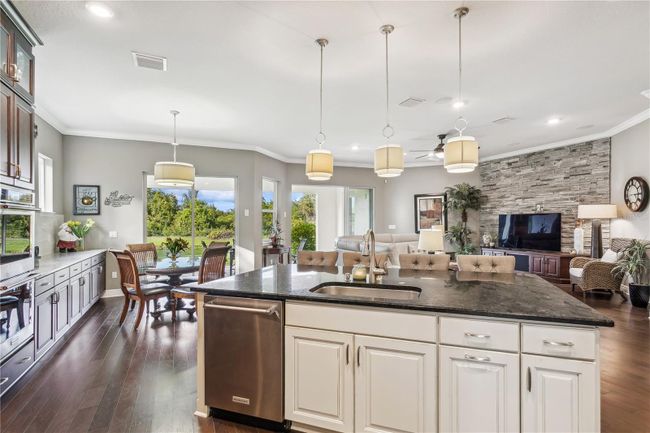 7183 Heather Sound Loop, House other with 5 bedrooms, 4 bathrooms and null parking in Wesley Chapel FL | Image 7