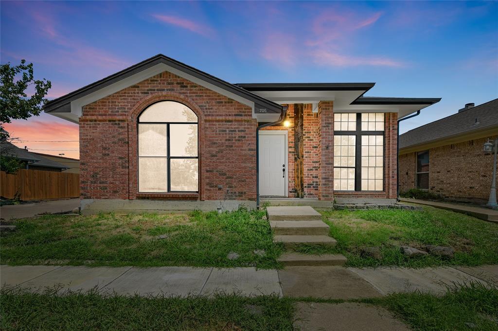Greenridge Dr, Arlington, TX 76017